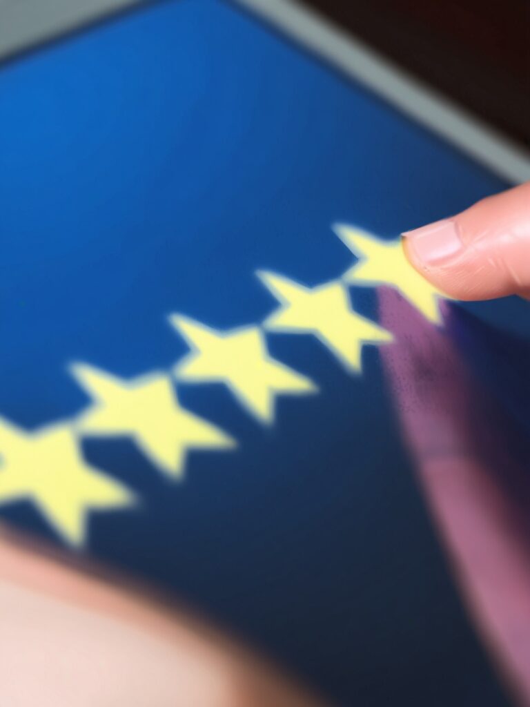 How to Outsmart Fake Reviews
